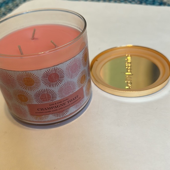 New Bath & Body Works Champagne Toast Scented Candle - Picture 1 of 8